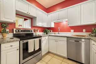 1048 NW Burnside Rd, Gresham, OR 97030 - Photo 14