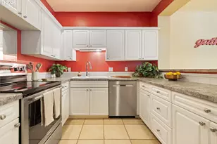 1048 NW Burnside Rd, Gresham, OR 97030 - Photo 14