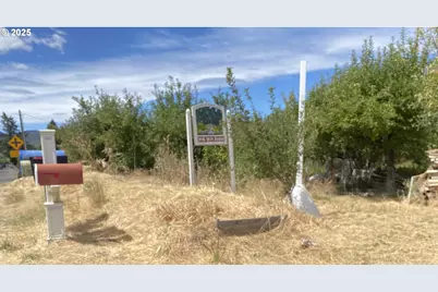 3842 W Main St, Medford, OR 97501 - Photo 2