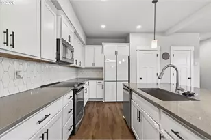 297 NE Regan Hill Loop, Estacada, OR 97023 - Photo 6