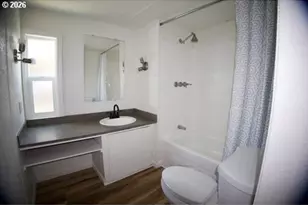 1120 W Fairview Dr, Springfield, OR 97477 - Photo 6