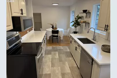 23484 SW Pine St, Sherwood, OR 97140 - Photo 12