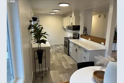 23484 SW Pine St, Sherwood, OR 97140 - Photo 10