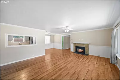 631 E 4th Ave, Riddle, OR 97469 - Photo 4