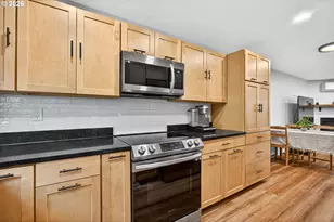 29650 SW Courtside Dr, Wilsonville, OR 97070 - Photo 10