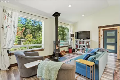11 Edgewater Dr, Carson, WA 98610 - Photo 8