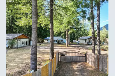 11 Edgewater Dr, Carson, WA 98610 - Photo 4