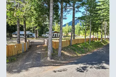 11 Edgewater Dr, Carson, WA 98610 - Photo 2