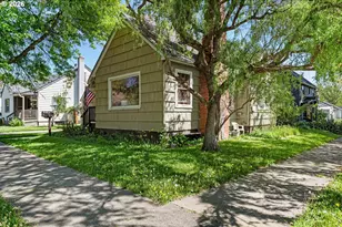 1301 6th St, La Grande, OR 97850 - Photo 2