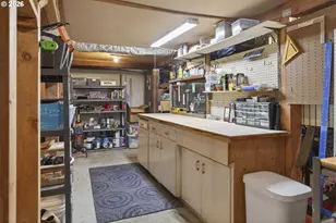 1327 SE Main St, Roseburg, OR 97470 - Photo 28