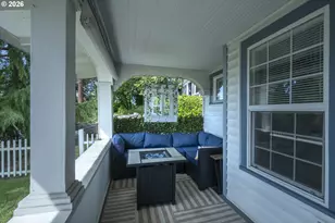 1327 SE Main St, Roseburg, OR 97470 - Photo 4