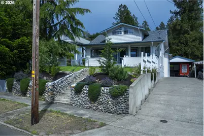 1327 SE Main St, Roseburg, OR 97470 - Photo 1