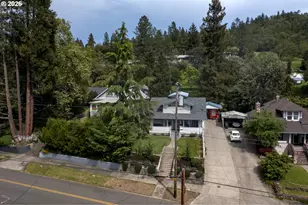 1327 SE Main St, Roseburg, OR 97470 - Photo 46