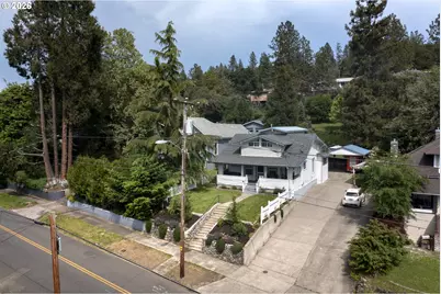 1327 SE Main St, Roseburg, OR 97470 - Photo 32