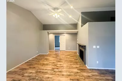 513 Pegasus Ct, Molalla, OR 97038 - Photo 4