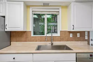 821 SE Bush St, Portland, OR 97202 - Photo 10