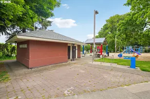 821 SE Bush St, Portland, OR 97202 - Photo 42
