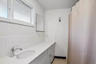 821 SE Bush St, Portland, OR 97202 - Photo 14
