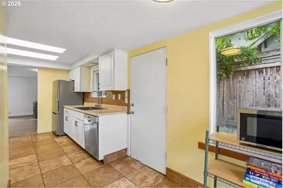 821 SE Bush St, Portland, OR 97202 - Photo 14