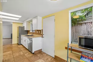 821 SE Bush St, Portland, OR 97202 - Photo 14