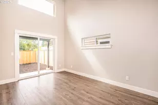 1380 Jacobs Dr, Eugene, OR 97402 - Photo 12