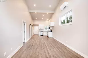 1380 Jacobs Dr, Eugene, OR 97402 - Photo 14