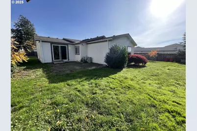 4445 Blueberry Ln NE, Salem, OR 97305 - Photo 32