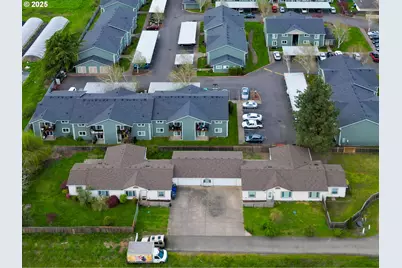 4445 Blueberry Ln NE, Salem, OR 97305 - Photo 2