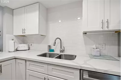 6625 W Burnside Rd #226, Portland, OR 97210 - Photo 6