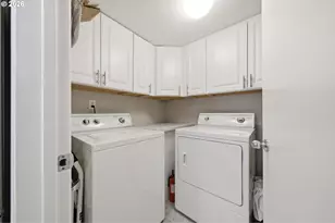 6625 W Burnside Rd, Portland, OR 97210 - Photo 8