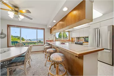 302 Holly Ave, Garibaldi, OR 97118 - Photo 12