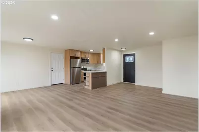 2440 S 2nd St, Lebanon, OR 97355 - Photo 8