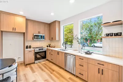 3942 SE Ivon St, Portland, OR 97202 - Photo 12