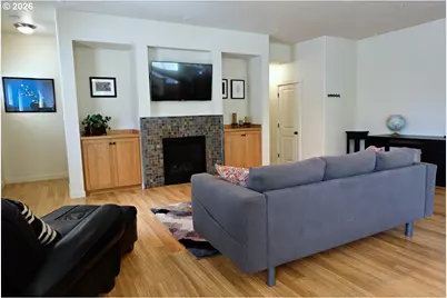 618 NE Garswood Ln, Hillsboro, OR 97006 - Photo 10