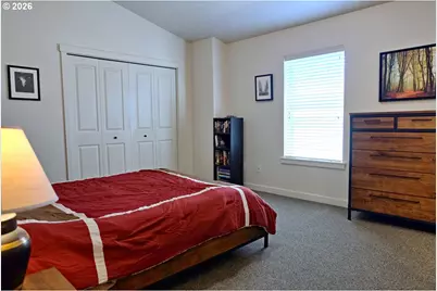 618 NE Garswood Ln, Hillsboro, OR 97006 - Photo 16