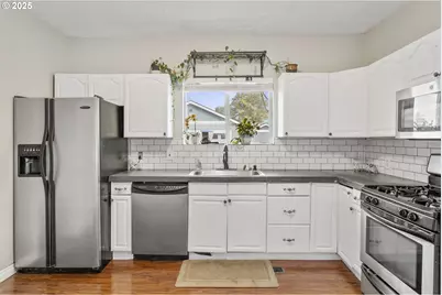 2101 E 33rd St, Vancouver, WA 98663 - Photo 8