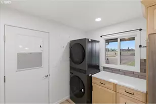 31195 Pirtle Dr, Albany, OR 97321 - Photo 22