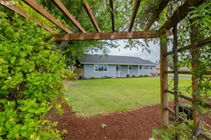 31195 Pirtle Dr, Albany, OR 97321 - Photo 8