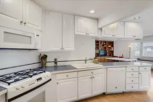 744 SE 170th Dr, Portland, OR 97233 - Photo 8