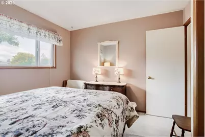 744 SE 170th Dr, Portland, OR 97233 - Photo 16