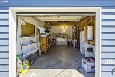 9323 SE Mill St, Portland, OR 97216 - Photo 16