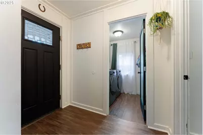 5531 S Kelly Ave, Portland, OR 97239 - Photo 2