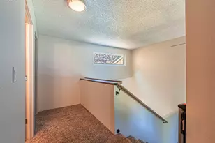 2111 Hawkins Ln, Eugene, OR 97405 - Photo 16