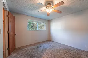 2111 Hawkins Ln, Eugene, OR 97405 - Photo 12