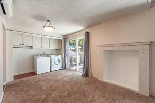 2111 Hawkins Ln, Eugene, OR 97405 - Photo 6