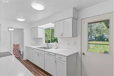 155 N Maple St, Kelso, WA 98626 - Photo 10