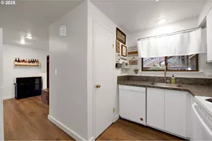 143 Treehill Loop, Eugene, OR 97405 - Photo 14