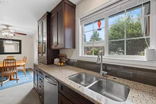 18004 Belmore Ct, Lake Oswego, OR 97035 - Photo 14