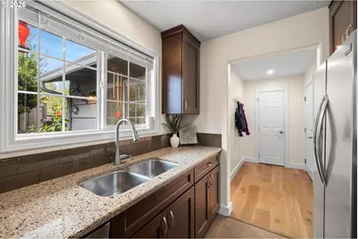 18004 Belmore Ct, Lake Oswego, OR 97035 - Photo 12