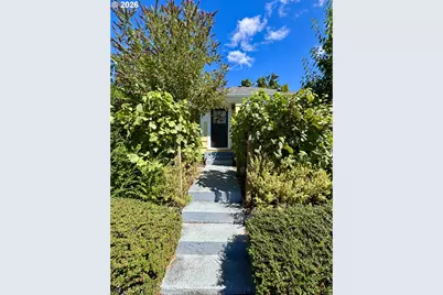 551 6th St, Springfield, OR 97477 - Photo 8